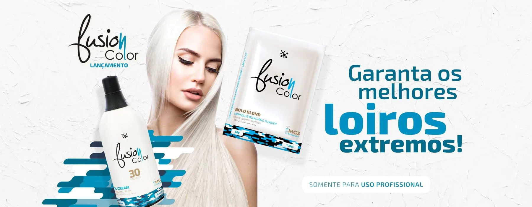 Banner promocional da Fusion Color com mulher de cabelos loiros platinados e produtos de descoloração profissional como pó descolorante e água oxigenada.
